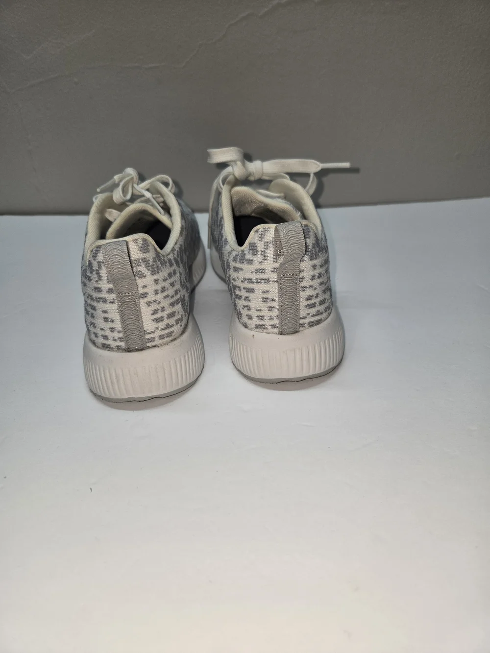 Skechers Women's Light Gray and White Knit Lace-Up Sneakers